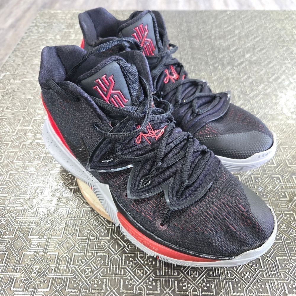 🐢 Nike Mens Kyrie 5 "Bred" Black University Red Basketball Shoes Size 8 VGC